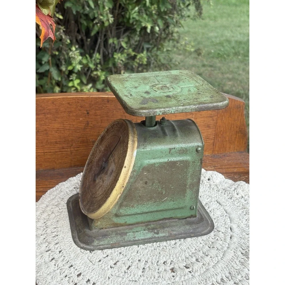 Vintage Green Columbia Family Scale 24 lbs Landers Frary & Clark USA Farm Decor